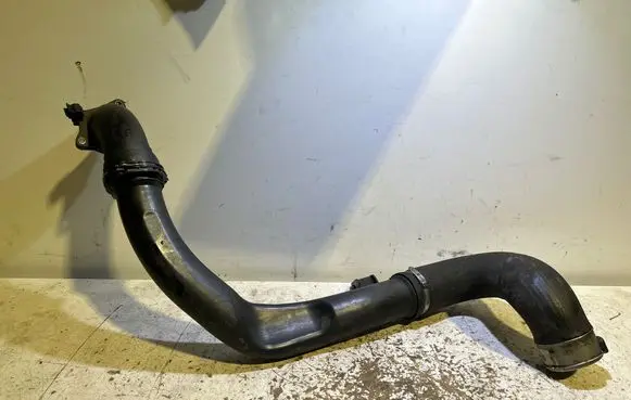 Jeep Cherokee Intercooler hose/pipe 68228937AA 38721E