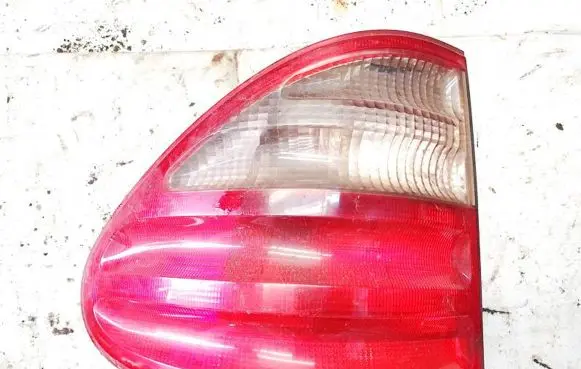 Mercedes-Benz E W210 Rear/tail lights a2108205364 324001