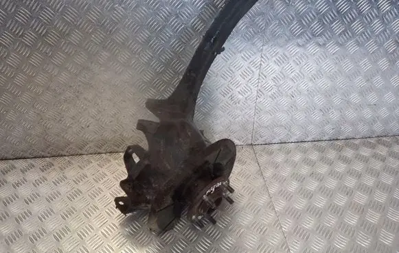 Mazda 3 I Stub axle 