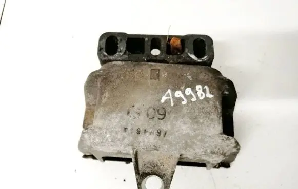 Volkswagen Golf IV Engine mount bracket 1j0199555