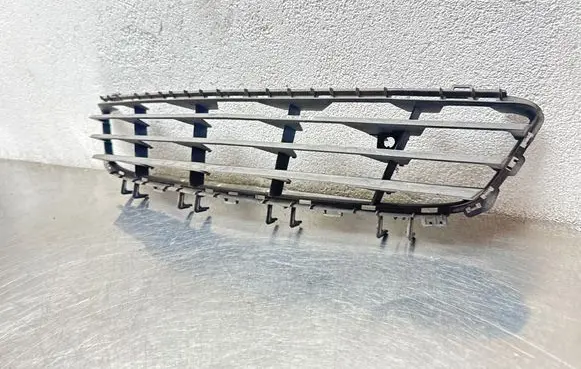Opel Astra H Front bumper lower grill 24460271