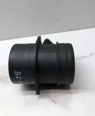 Volkswagen PASSAT B6 Mass air flow meter 074906461B 0281002461