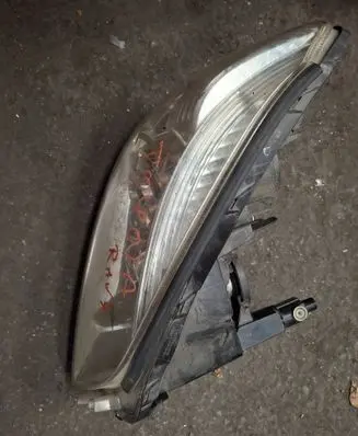 Toyota RAV 4 (XA20) Headlight/headlamp 9336860