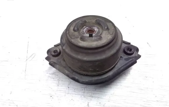 Mercedes-Benz ML W164 Engine mount bracket A2512404417