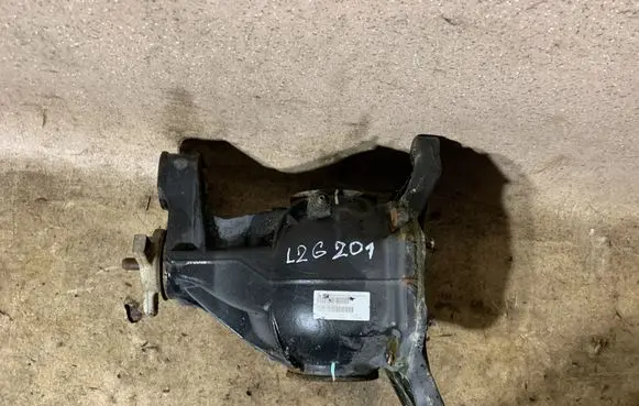 Mercedes-Benz GL X166 Rear differential A1663510208 282