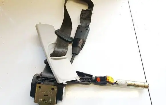 Renault Laguna II Front seatbelt B506014