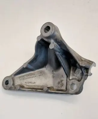 Renault Clio V Generator/alternator bracket 117107507R A2822030244