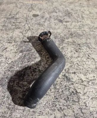 Coolant pipe/hose