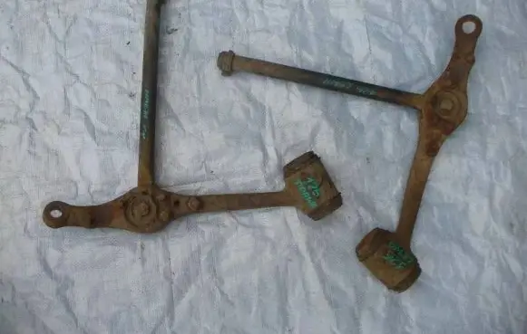 Mercedes-Benz S W126 Front lower control arm/wishbone 1263301907