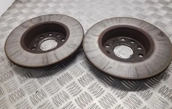 Volkswagen Golf VII Rear brake disc