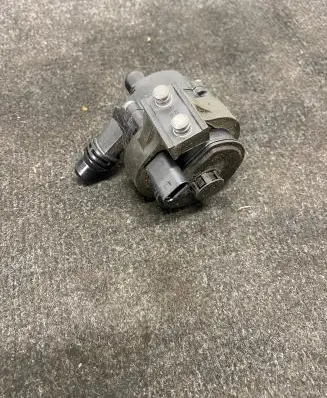 BMW X5 F15 Electric auxiliary coolant/water pump 7643949