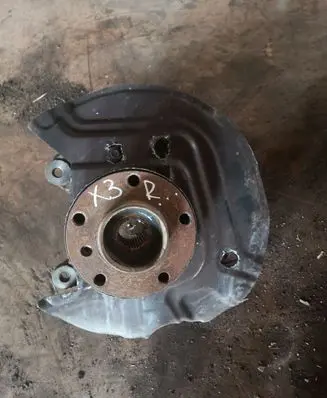 BMW X3 E83 Front wheel hub