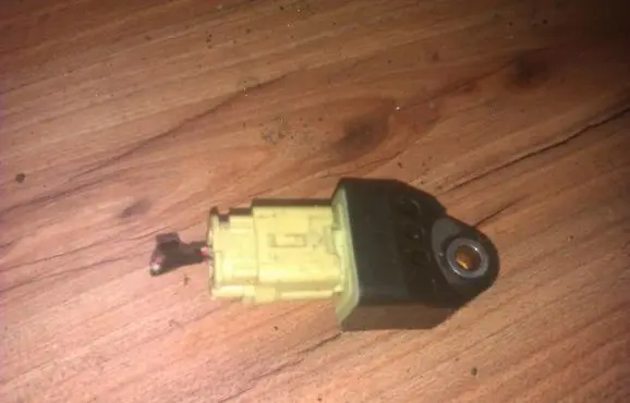 Subaru Impreza III Airbag deployment crash/impact sensor 98237fg000