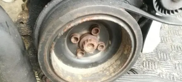 Skoda Octavia Mk2 (1Z) Crankshaft pulley 038105243