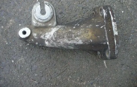 Mercedes-Benz W123 Engine mounting bracket 1232230304