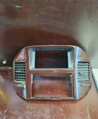 Radio/GPS head unit trim