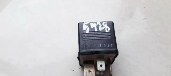 Audi A6 S6 C4 4A Other relay 899556 443951253S