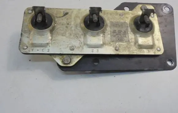 Audi A4 S4 B5 8D Fan control module 4A0959493A