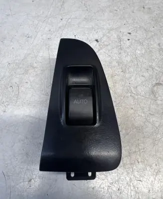 Toyota Avensis T250 Electric window control switch 8481005050 37080A