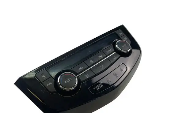 Nissan Qashqai Interior fan control switch 275004EA1A