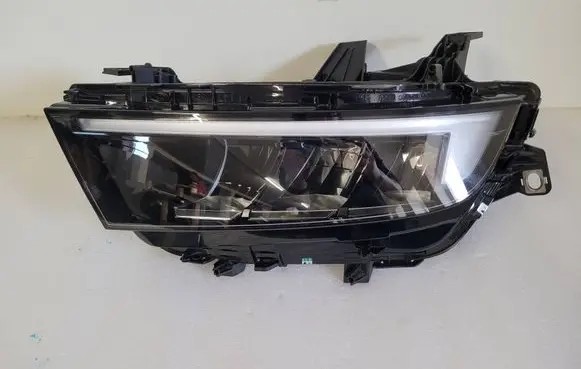 Opel Astra L Headlight/headlamp 9858777280