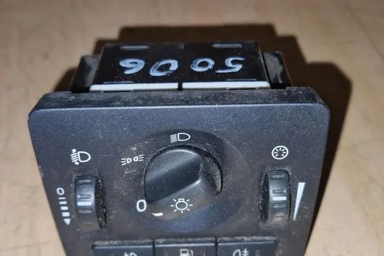 Volvo V50 Light switch 30739300