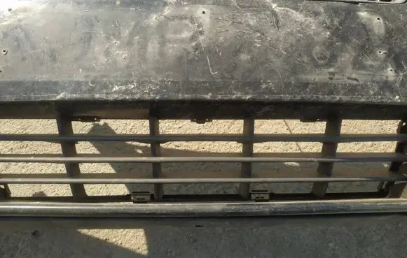 Volvo S40 Front bumper lower grill