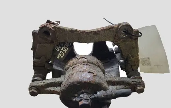 Toyota Avensis T250 Front brake caliper