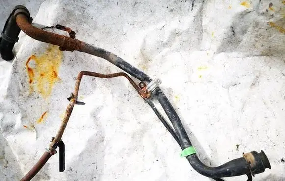 Fuel tank filler neck pipe