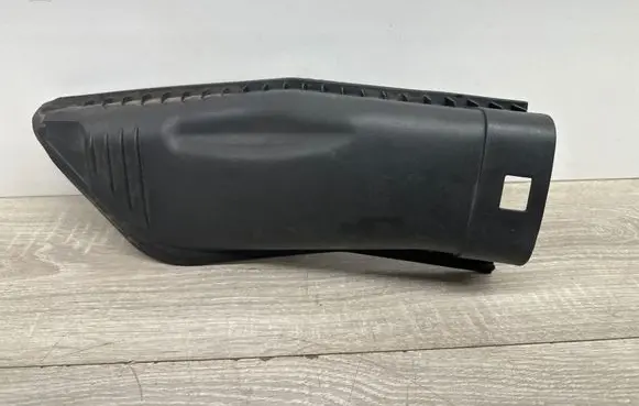 BMW X5 E70 Air filter box cover 7789109 0514011810