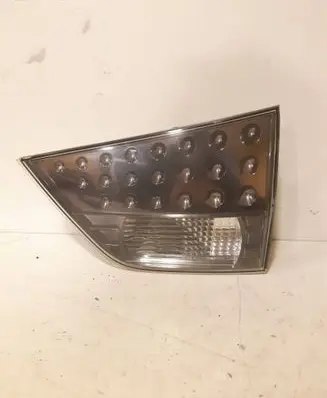 Tailgate rear/tail lights