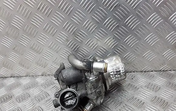 Skoda Octavia Mk3 (5E) EGR valve cooler 04l131512d