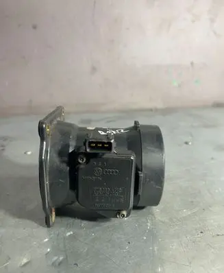 Audi A4 S4 B6 8E 8H Mass air flow meter 078133471C AFH7008C T21198