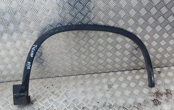 Volkswagen Tiguan Front arch trim 