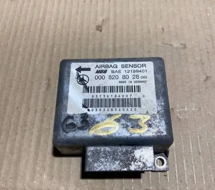 Mercedes-Benz E W124 Airbag control unit/module 0008208026