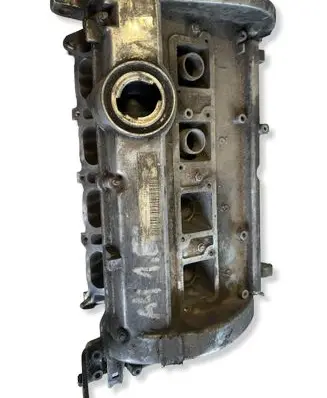 Volkswagen PASSAT B5 Engine head 058103373A