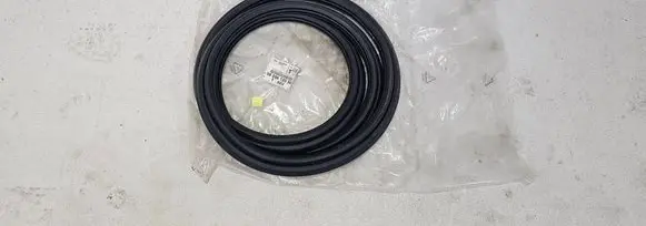 Peugeot 301 Seal rubber (tailgate) 9805612080