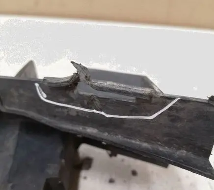 Mercedes-Benz E W212 Front bumper mounting bracket A2128852565