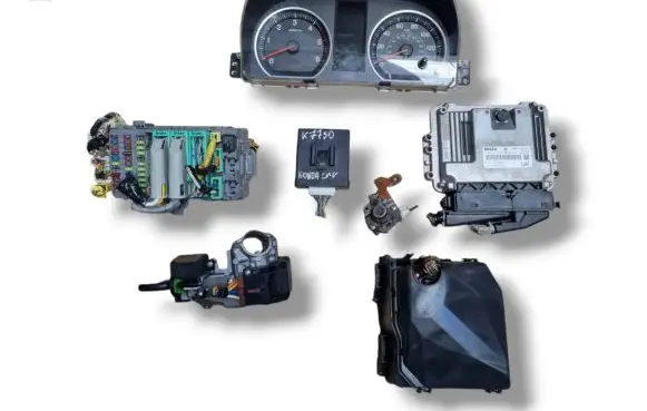 Honda CR-V Engine ECU kit and lock set 0281013633 37820-R06-E15