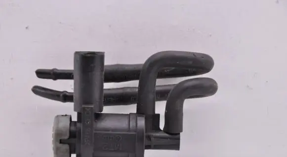 Volkswagen Golf VI Turbo solenoid valve 1K0906283A