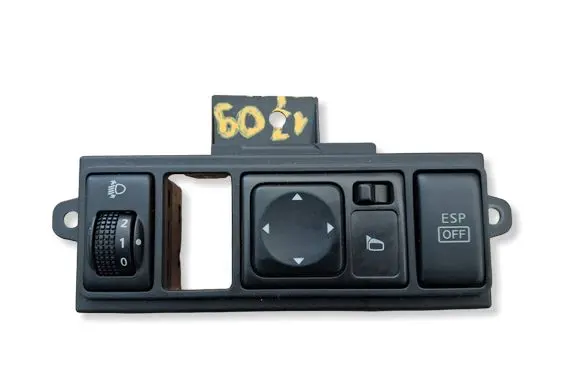 Nissan Tiida C11 A set of switches 7409B