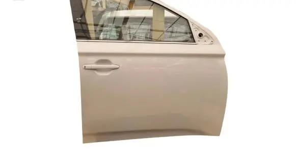 Mitsubishi Outlander Front door
