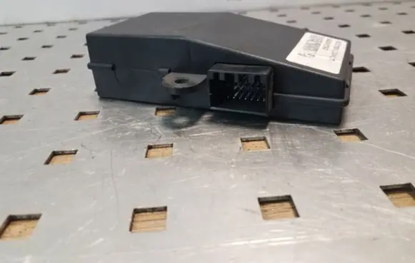 Chrysler Grand Voyager IV Alarm control unit/module 04686995AD