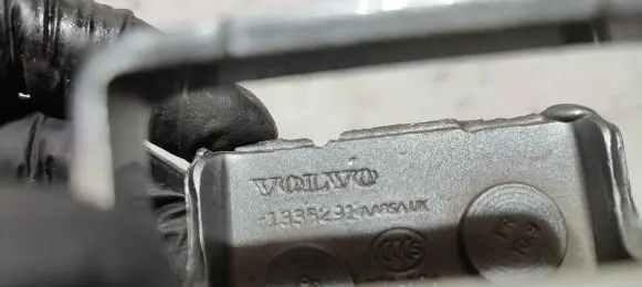 Volvo V40 Tailgate/trunk/boot hinge 1335291