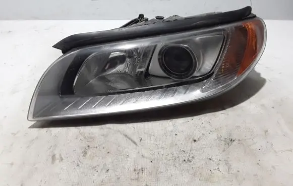 Volvo V70 Headlight/headlamp 31214347