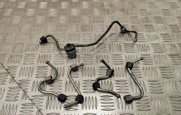 Peugeot 508 Fuel injector supply line/pipe 