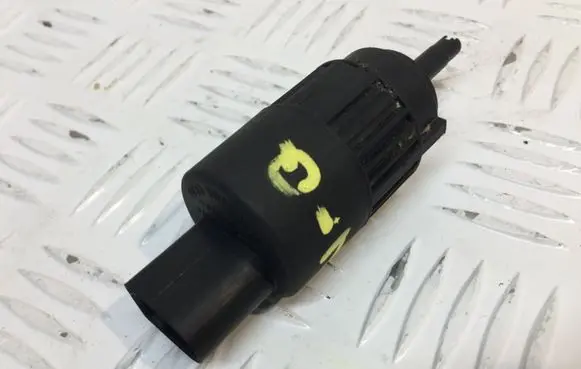Nissan Qashqai Windscreen/windshield washer pump