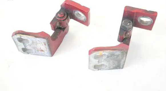 Alfa Romeo Giulietta Front door upper hinge 