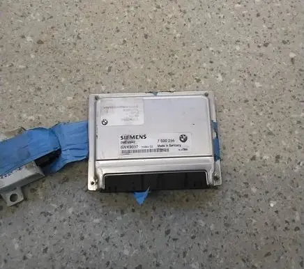 BMW 7 E38 Engine control unit/module 5WK9037 DMEMS42 7500255