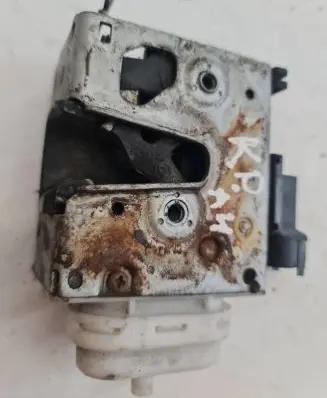 Audi A4 S4 B5 8D Front door lock 4D1837015D